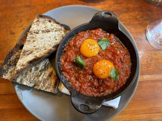 Fabio's famous tomato and egg - curiously minus the whites.