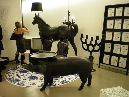 Moooi in B&B Soho - Horse Lamp, Pig Table, Smoke Chair