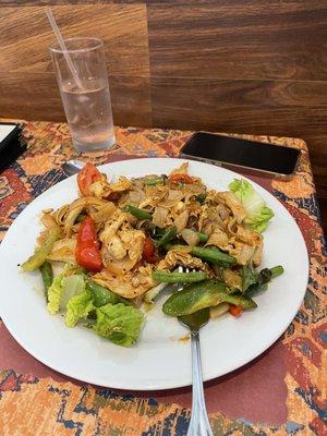 Drunken noodles with chicken