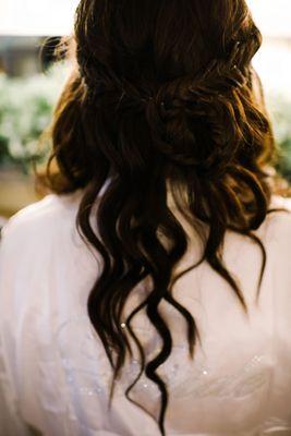 Jen did my hair for my wedding back in  October, and she was amazing! She was so flexible and quick when it came to doing our hair. I hadn't