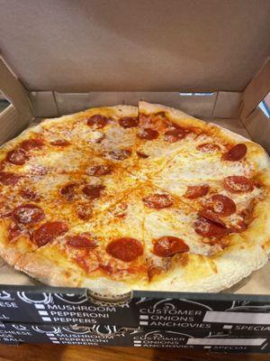 Large pepperoni pizza