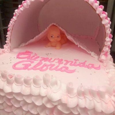 Baby shower cake (front)