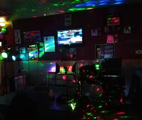 karaoke dj lights great fun FRI & SAT 8PM