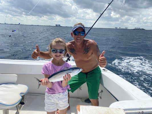 Allen and Charlotte pulling in a black fin tuna