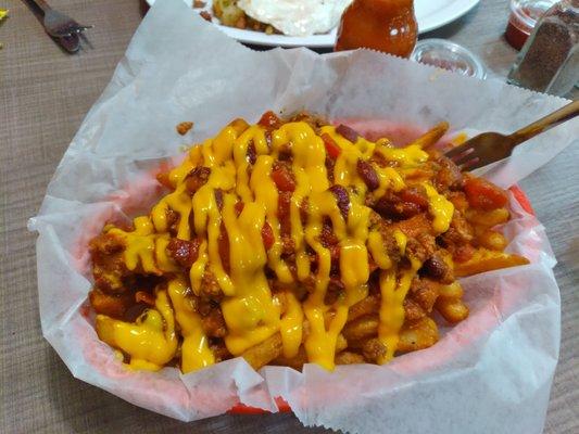 Chili cheese fries