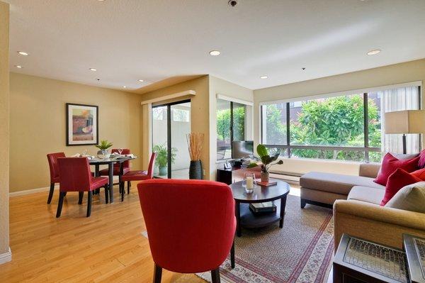 Palo Alto Condo.
   The Dave Keefe Real Estate Team 650-887-3721