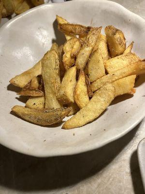 Hate steak fries but these were spectacular- a cross between Macdonalds and In&Out