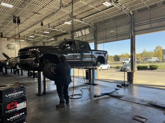 Truck getting serviced within 1 hour of being brought in