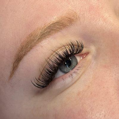 wispy hybrid lash set