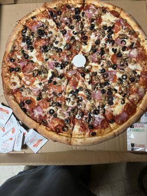 20" meat, lovers with black olives and mushrooms with extra sauce