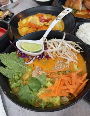 KHAO POON AKA KING SOUP - red curry vermicelli noodle soup