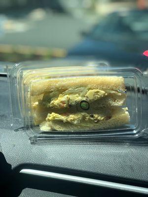 Egg salad sandwich