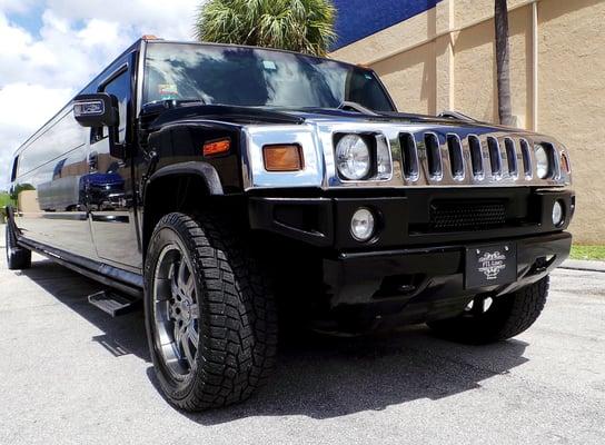 20  passenger Black Hummer H2