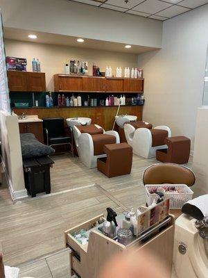 Hair/Nail salon