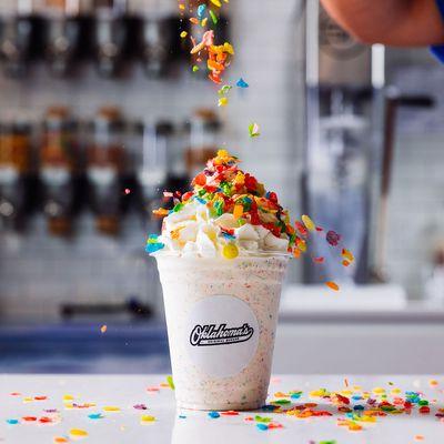 Fruity Pebbles - Shake
Fruity Pebbles Mixed In Your Choice Of Ice Cream. Topped With Fruity Pebbles And Marshmallow Drizzle