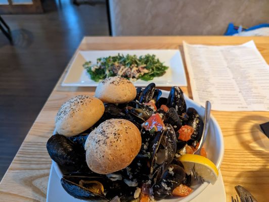 Mussels with stale bread