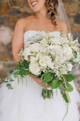 Simplistic beauty speaks volume, with these wonderful whites and natural greens.