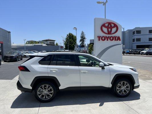 Our new Rav 4!!