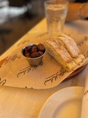 Fresh appetizer bread with olive oil.