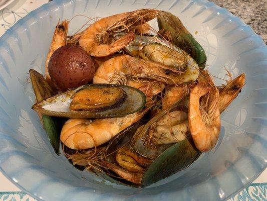 1 lb. Shrimp (Head-ON) and 1 lb. Green Shell Mussel