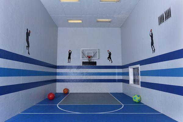 Desert Sands Indoor Basketball court