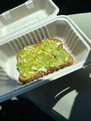 Avacado toast w/ egg