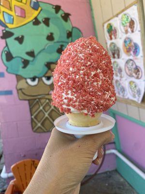 Vanilla soft serve with strawberry crunch coat