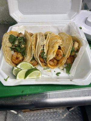 Shrimps tacos