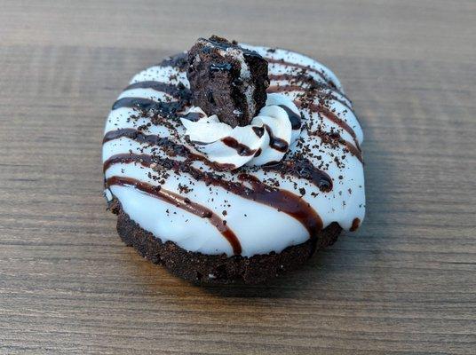 Urban Donut 1-16-22: McKinney Ave Donut - Chocolate Cake Donut, Cookies n' Cream Icing, Chocolate Drizzle, Vanilla Buttercream, Oreo