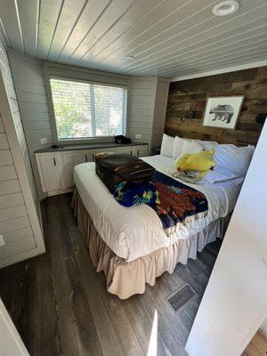 Cabin 8 - bedroom