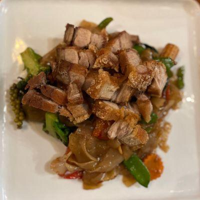 Pad Kee Mao w/crispy pork