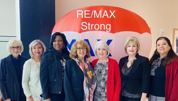 Supporting RE/MAX Premier and RE/MAX Dallas Suburbs offices.