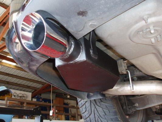 exhaust on a dodge magnum