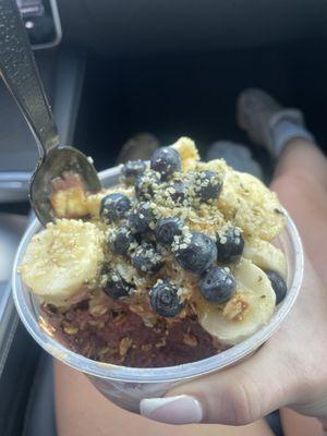 Lifeguard bowl with poor açaí