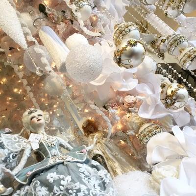 decorators paradise@lepapillonbynaz #lepapillonbynaz #decoratorheaven #homedecor #gorgeousness #michealaram #mackenziechilds