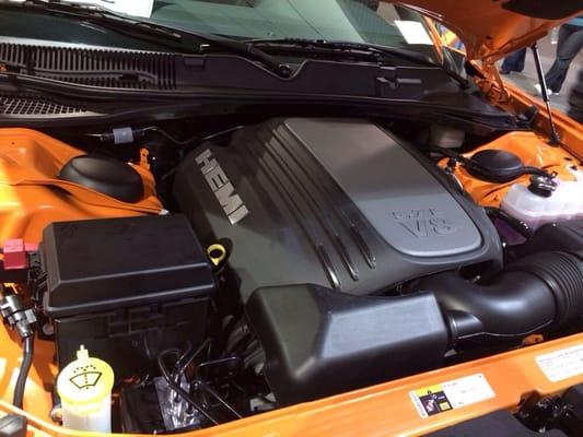 Dodge Challenger - Hemi Engine