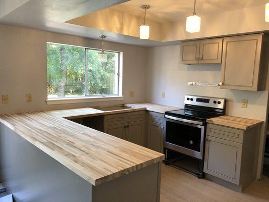 Butcher's block countertop -size, install and seal