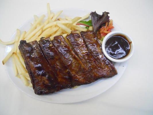 Ribs & seasoned french fries