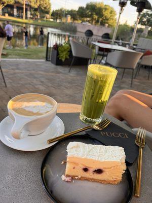 Matcha latte  Blondie latte Berry dessert