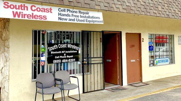 South coast wireless cellphone repair technicians. 18 years in business