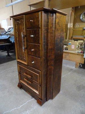 Cabinet made from upright piano. Yes, I can do that as well.