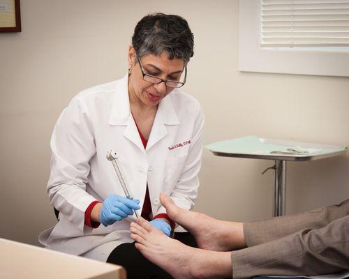 Las Vegas Footcare: Pardis Kelly, DPM