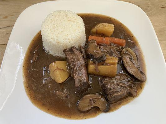 No photo of the raw chuck roast I bought, but here's the aftermath pot roast!