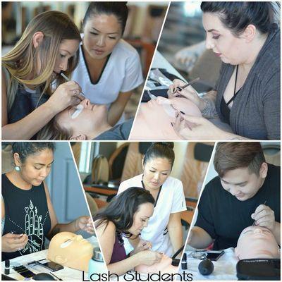 Our highly skilled educator teaching our students to apply lash extension.