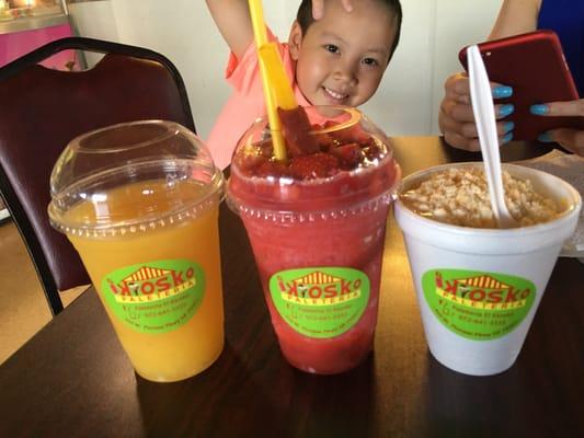 Fresh orange juice, Strawberry Volcan and elotes