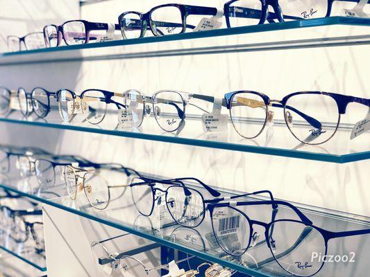 Did you know that many of our frames are for both genders? Any couples out there want to get matching eyeglasses? :)