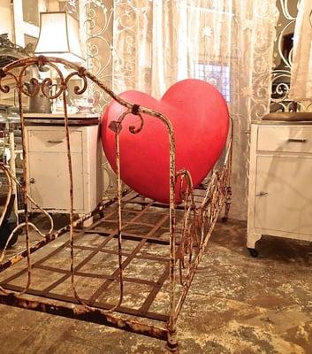 French day bed with heart