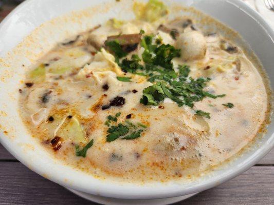 Coconut soup ( Tom Kha)