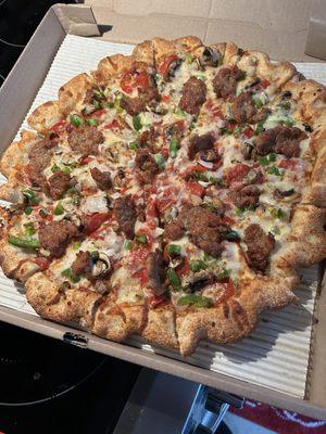 Concord Zeppe's Large Deluxe Pizza