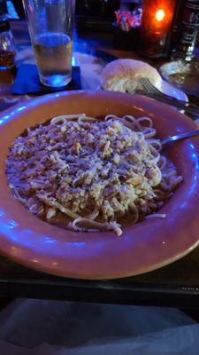 Linguine with white clam sauce